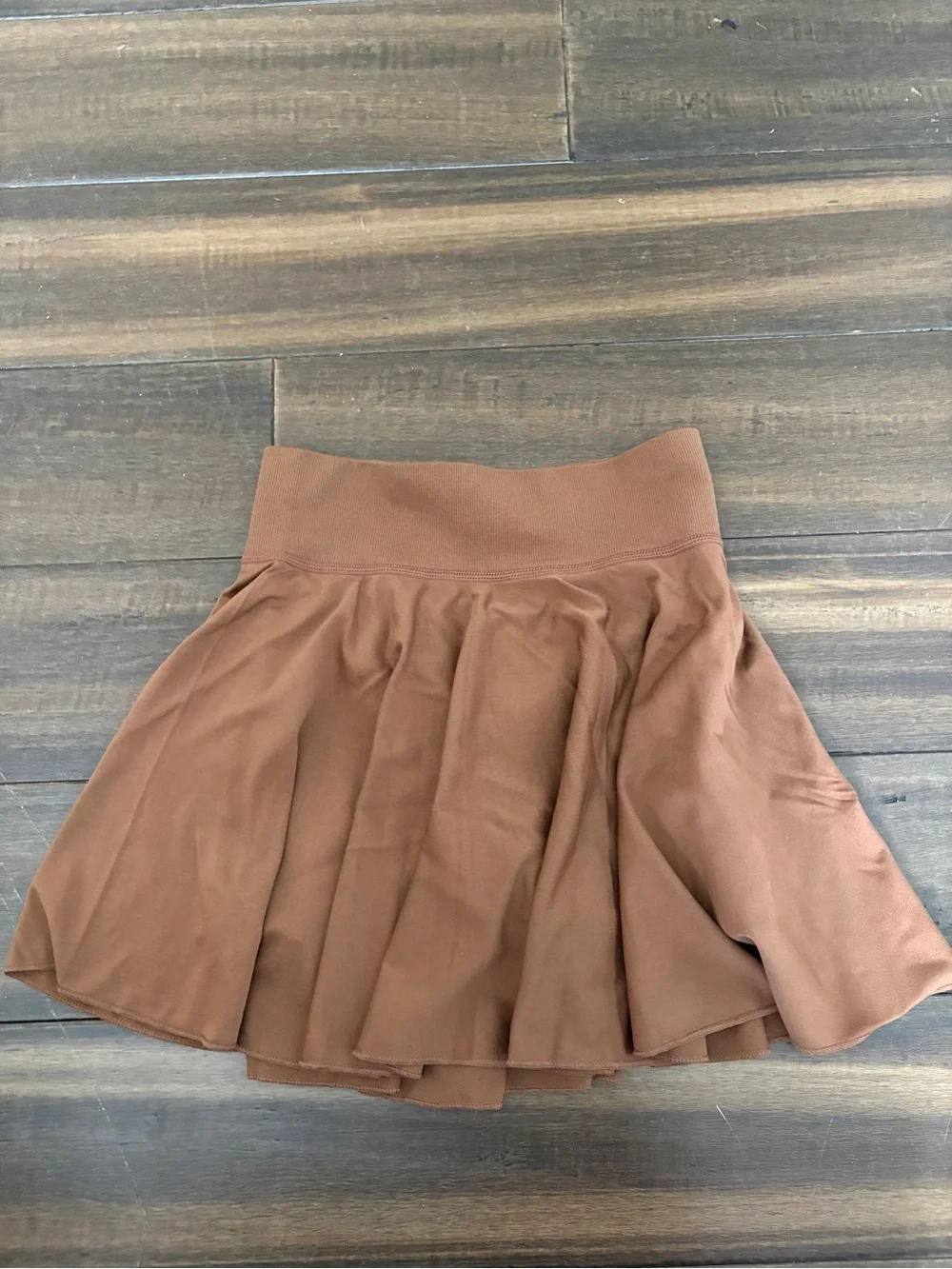NWOT Sz S OQQ Brown Flowy Pleat-like Athletic Athleisure Mini Skort, Stretchy